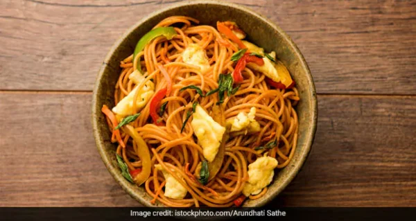 Egg Chowmein Half